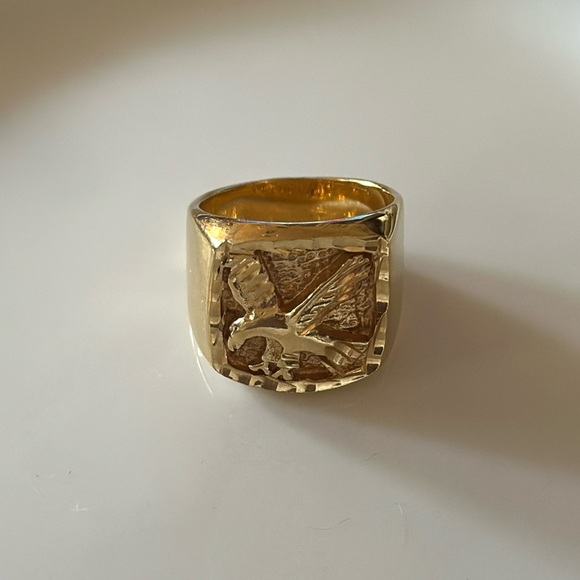 Vanessa Mooney Eagle Gold Ring 8 - Picture 1 of 5
